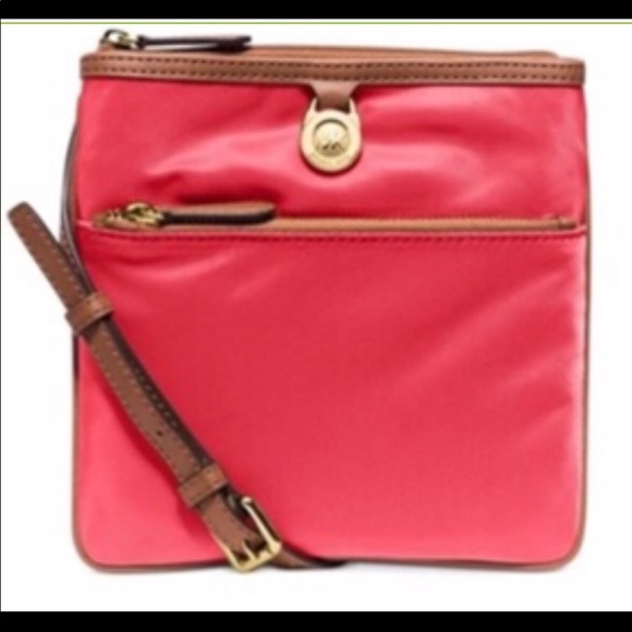 MICHAEL Michael Kors Handbags - 🎉1 hr Sale🎉Michael kors kempton small poker  b